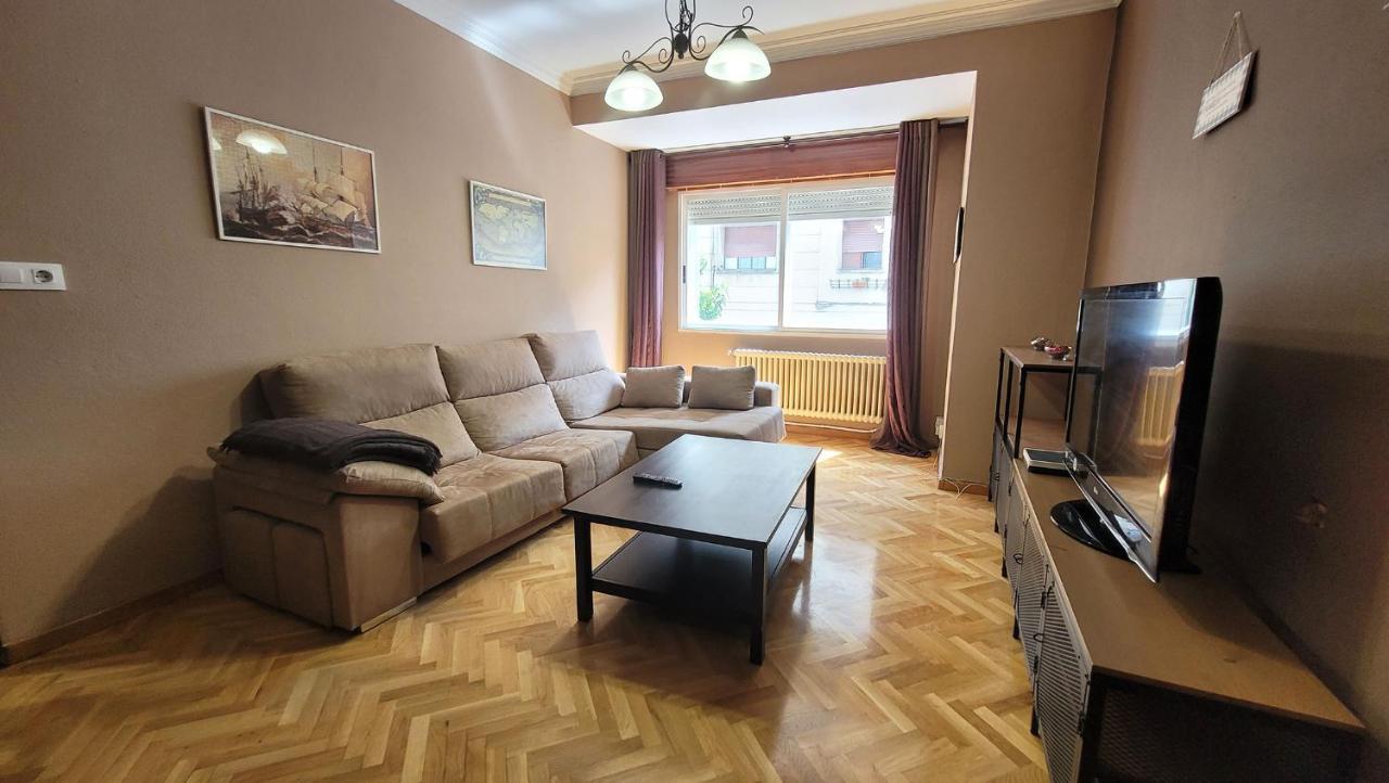 Apartamento El Hogar De Todos Ourense Exterior foto