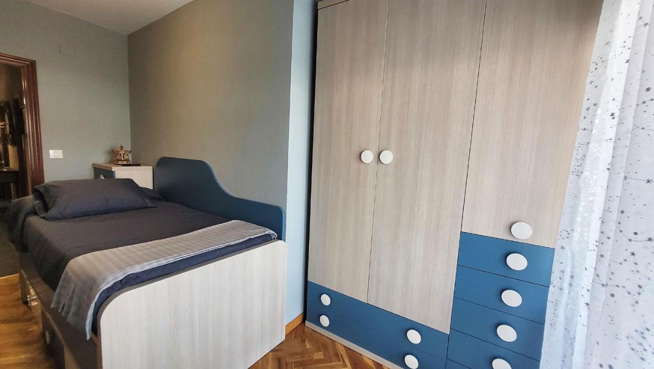 Apartamento El Hogar De Todos Ourense Exterior foto