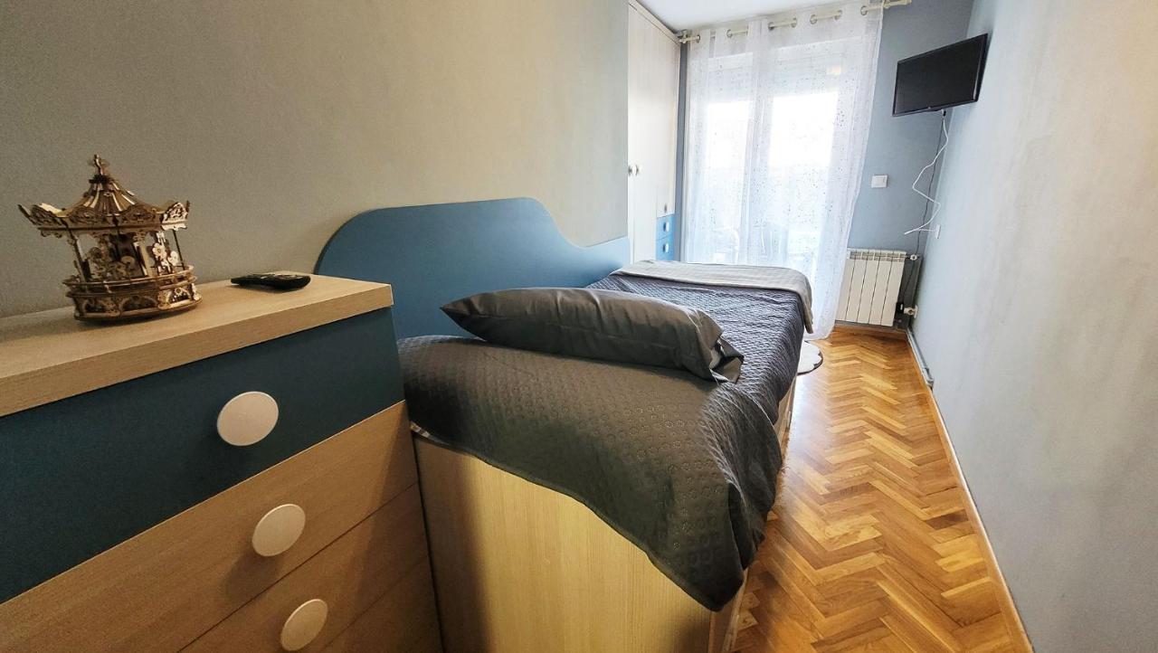 Apartamento El Hogar De Todos Ourense Exterior foto